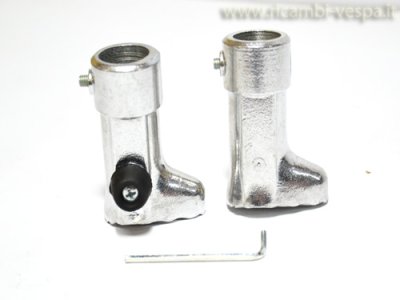 Coppia piedini in alluminio Cuppini per Vespa 125 VNB2T 09001-&gt;&#x2F;​VNB3-6&#x2F;​GT&#x2F;​GTR&#x2F;​Super&#x2F;​TS&#x2F;​150 VBB1T 17451-&gt;&#x2F;​VBB2T&#x2F;​GL&#x2F;​Sprint&#x2F;​V&#x2F;​160 GS&#x2F;​180 SS&#x2F;​Rally 