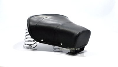 Asiento Delantero completo de color negro con resortes cromados para Vespa 125 VN1T-VU1T 