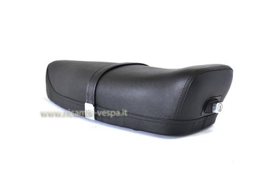 Complete black seat for Vespa 50&#x2F;90&#x2F;125 Primavera ET3 