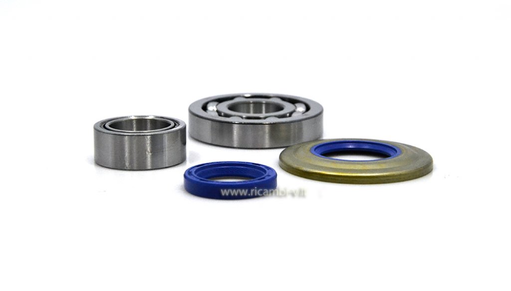 Polini crankshaft bearing and oil seal kit for Vespa 125/150/200 PX 