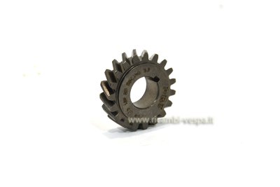 Primary transmission gear pinion Z19 Teeth (19&#x2F;67-3.52) for Vespa 50&#x2F;N&#x2F;L&#x2F;R&#x2F;S&#x2F;Special&#x2F;SS&#x2F;PK50&#x2F;S&#x2F;SS&#x2F;XL&#x2F;XL2&#x2F;FL&#x2F;HP&#x2F;N&#x2F;Rush 